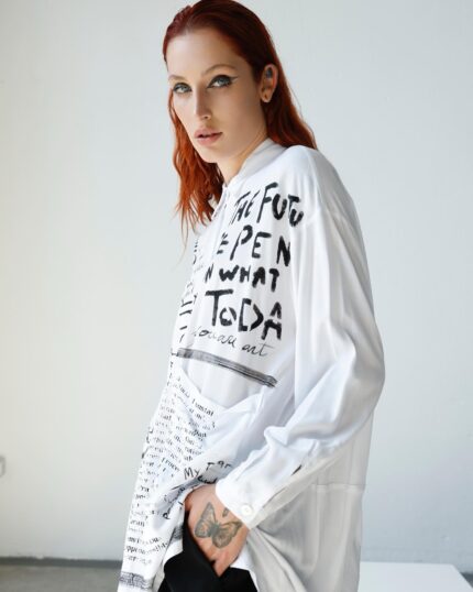 camicia GIOVANNA GUGLIELMI con scritte a mano
